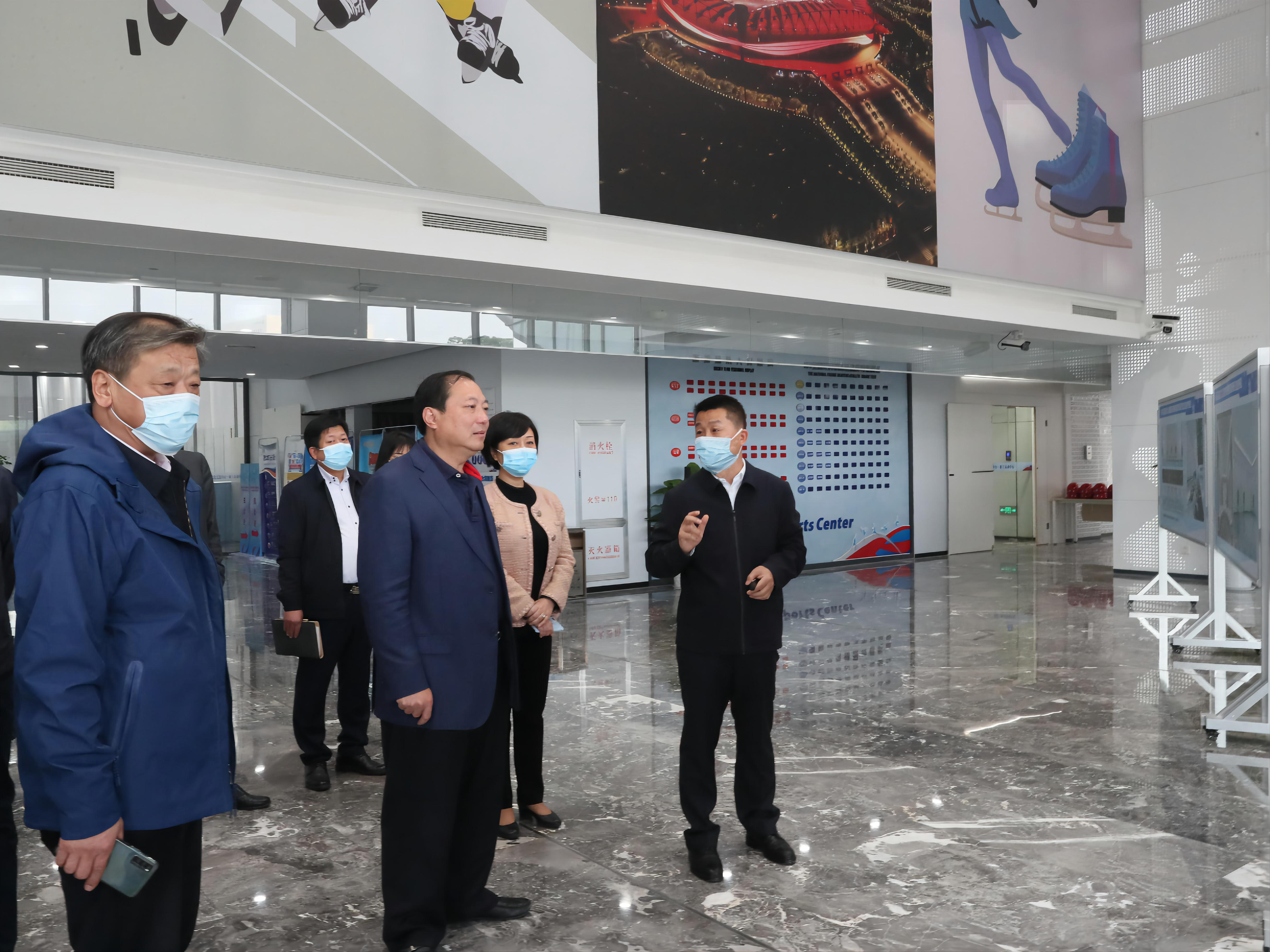 胡功民來公司調研第八屆全國大眾冰雪季武漢主會場啟動儀式、賽事場館籌備等工作