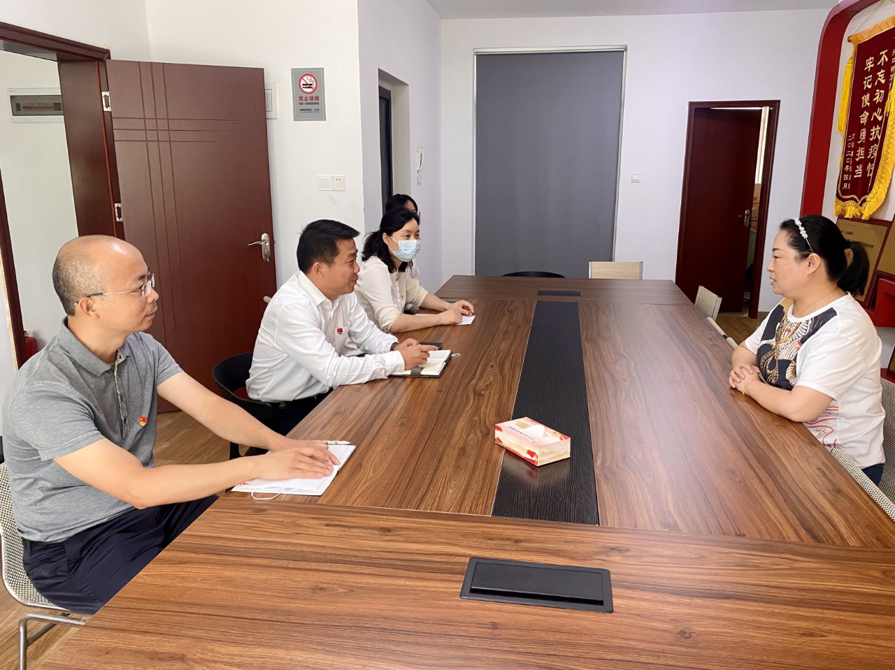 下基層察民情解民憂暖民心丨結(jié)對共建辦實事，社企聯(lián)動解難題