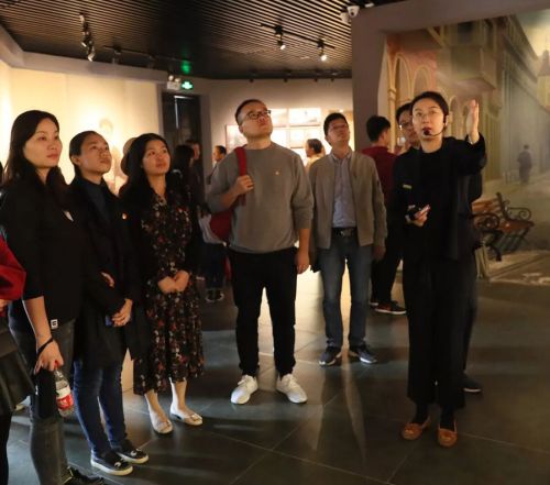 武漢體育中心開(kāi)展“雙進(jìn)雙服務(wù)”活動(dòng)(圖3)